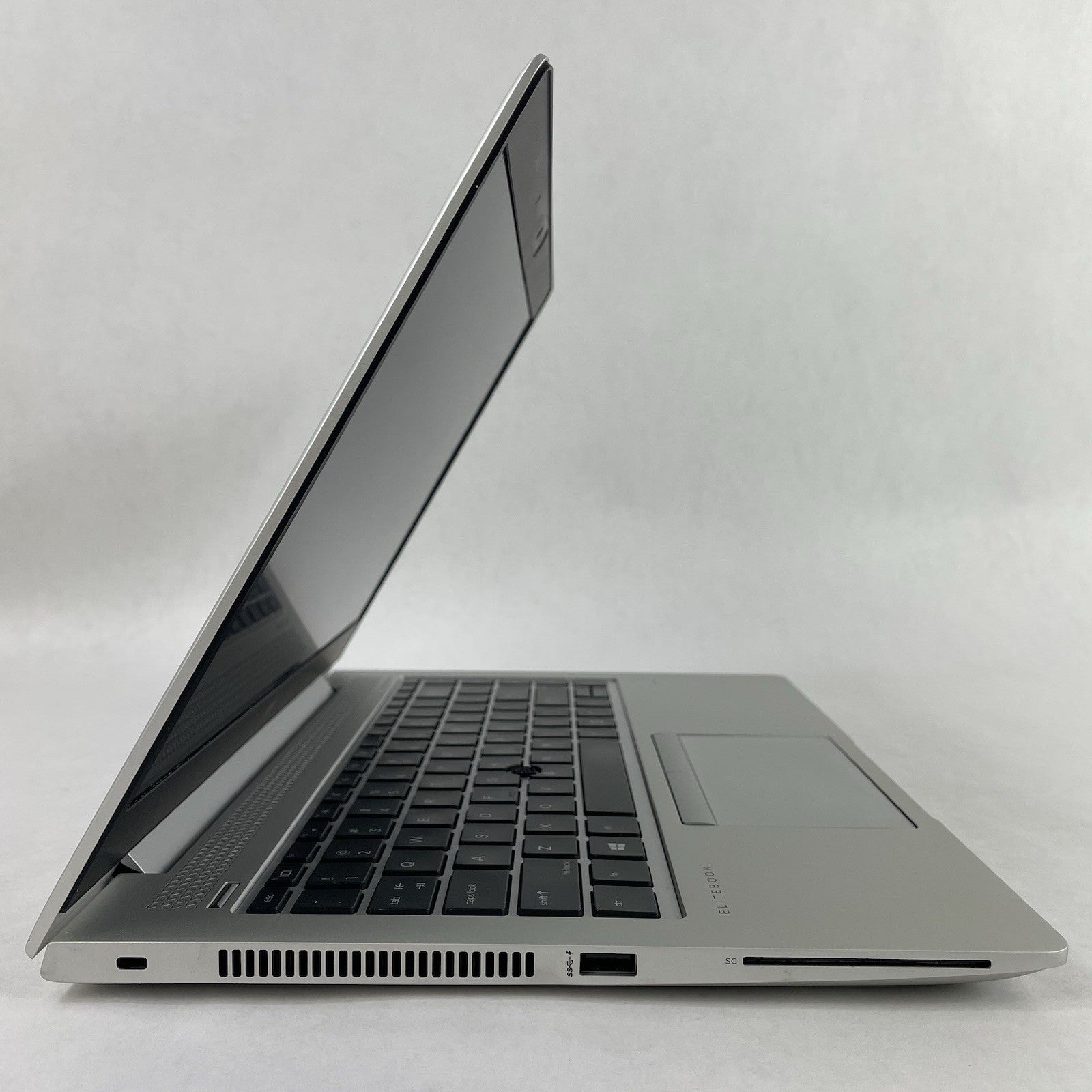 HP mt45 14" Ryzen 3 Pro 3300U 2.10 GHz 8 GB RAM No SSD/OS/AC - Tilted Key4