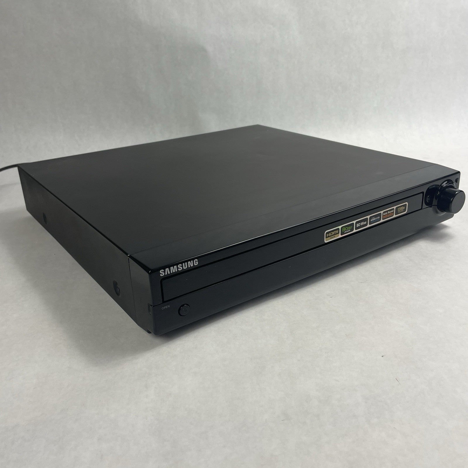 Samsung HT-TZ522 / 1200W 5 Disc CD/DVD Home Theater System  No Remote For Parts