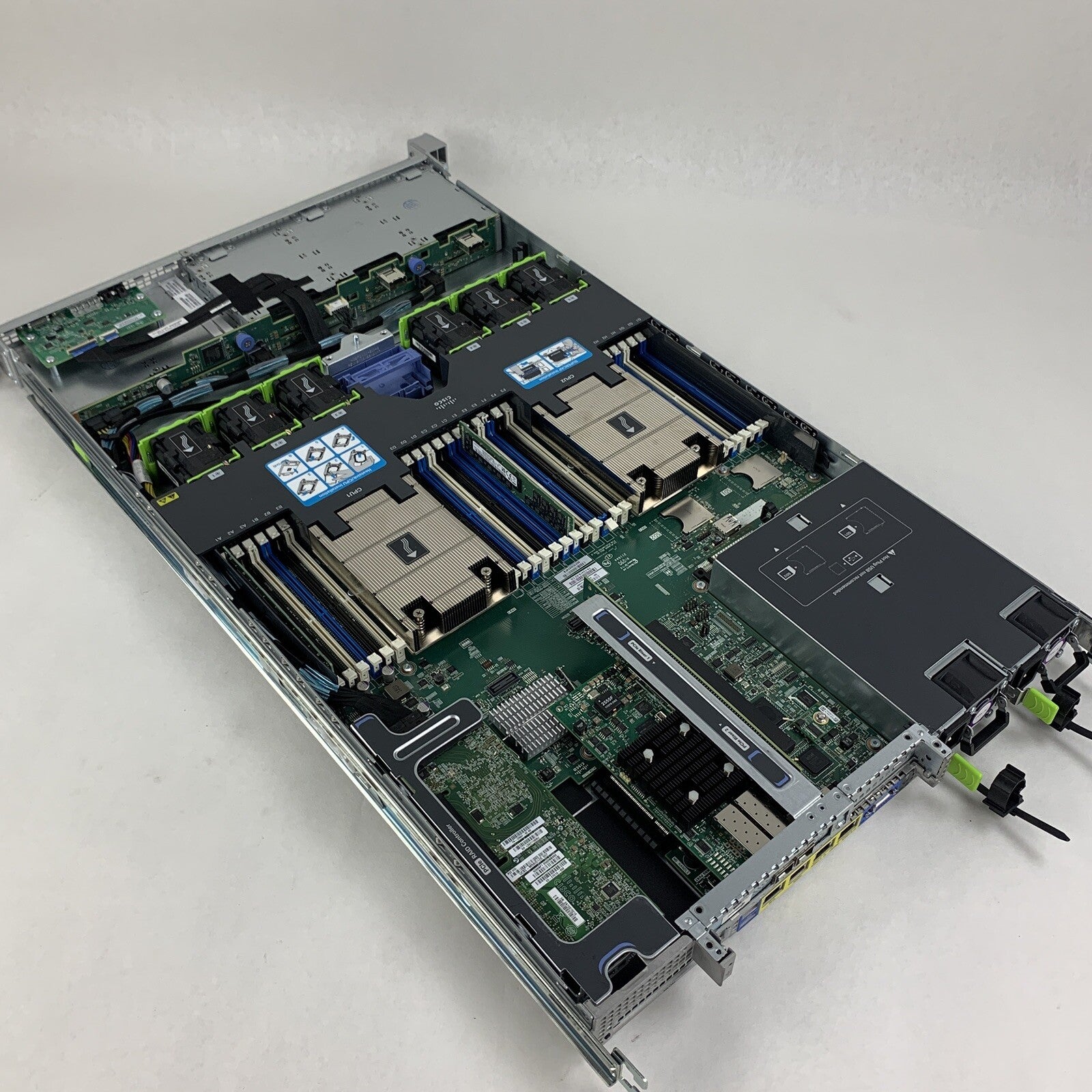 Cisco UCS C220 M4 Server 2x Xeon E5-2609V3 1.9 GHz 64 GB Ram No OS No HDD