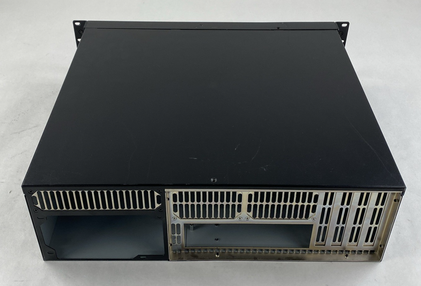 Unbranded Rack Mounted 2U Computer Case Unlocked No Key