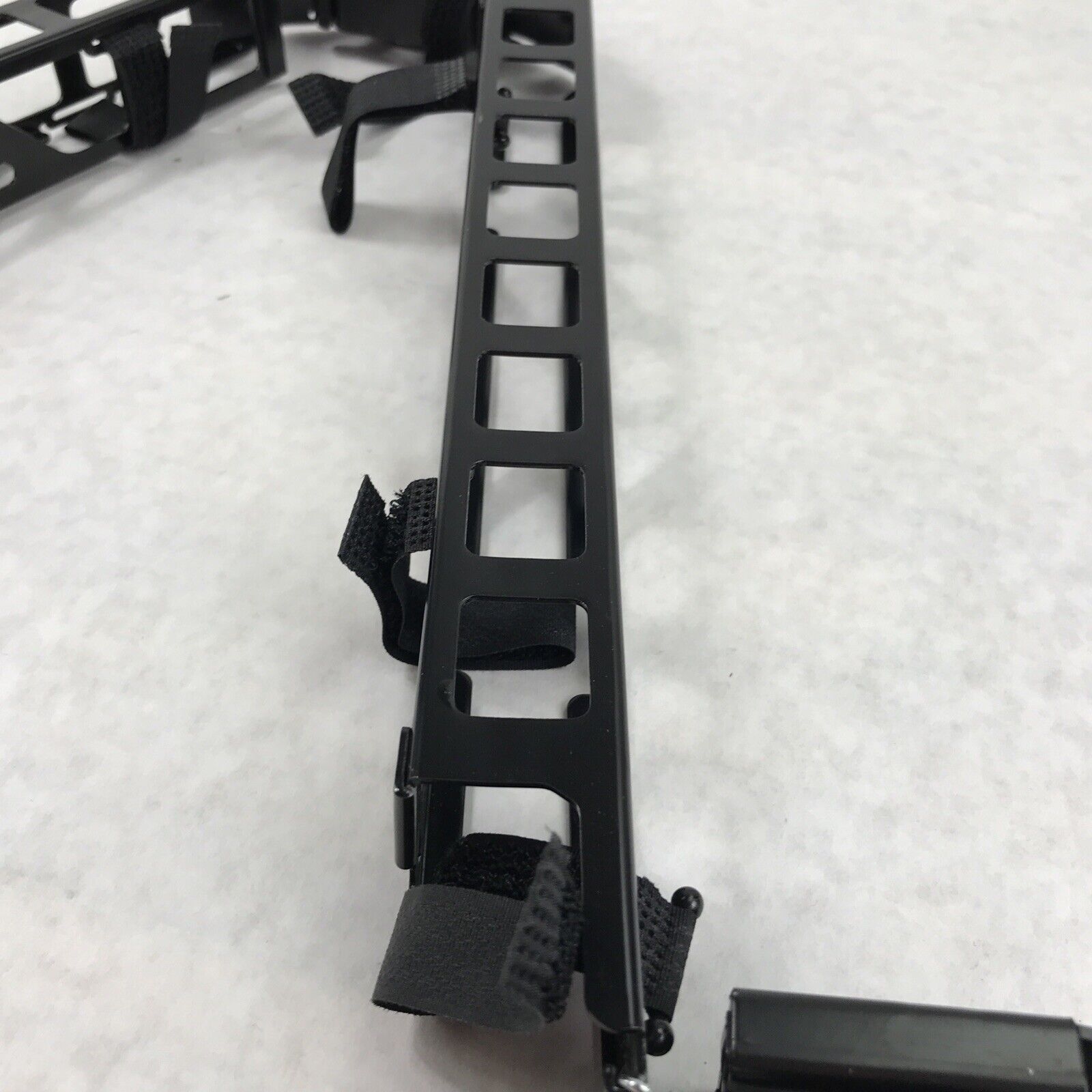 Genuine Dell VTR4R Power Edge 1U Cable Management  Arm W/ Light