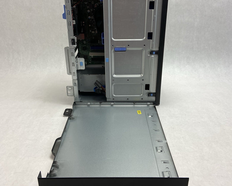 Dell Optiplex 7050 MT Intel Core i7-7700 3.6GHz 8GB RAM No HDD No OS