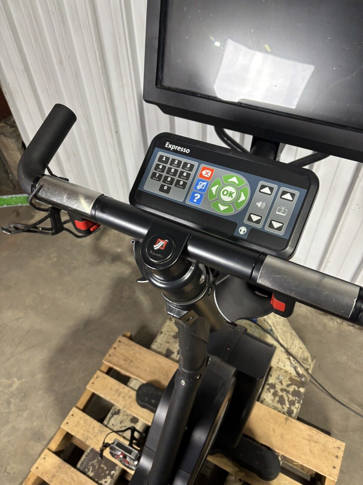 Expresso HD Interactive Upright Bike Tested Works Screen Freezes