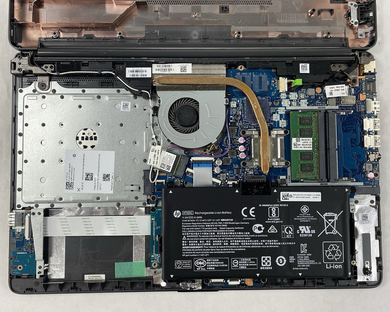 HP 255 G7 15.6" Ryzen 3 2200U 2.50 GHz 8 GB RAM No SSD/OS/AC - Scratched