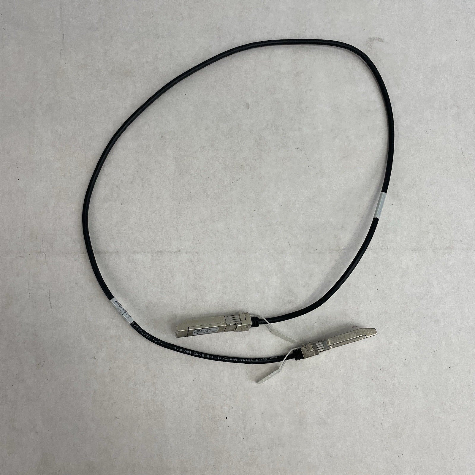 HPE Aruba Networks SFP+ Direct Attach Cable 1M J9281B 8121-1300