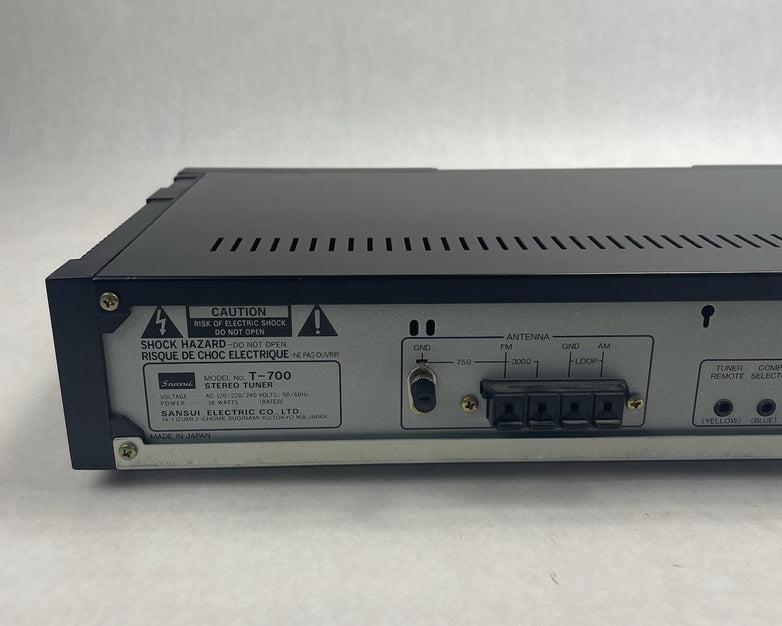 Sansui T-700 Quartz PLL Synthesizer AM/FM Stereo Tuner Power Tested