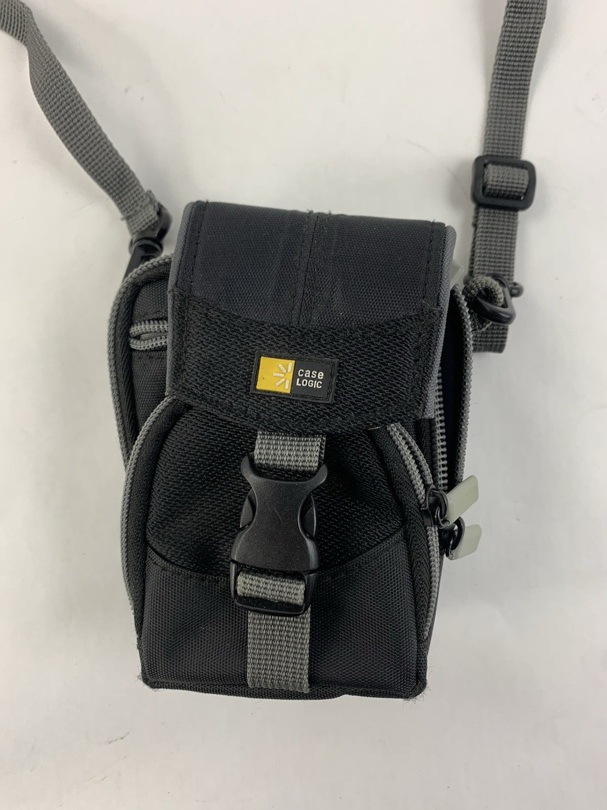 Case Logic DCB26 Compact Camera Pouch2