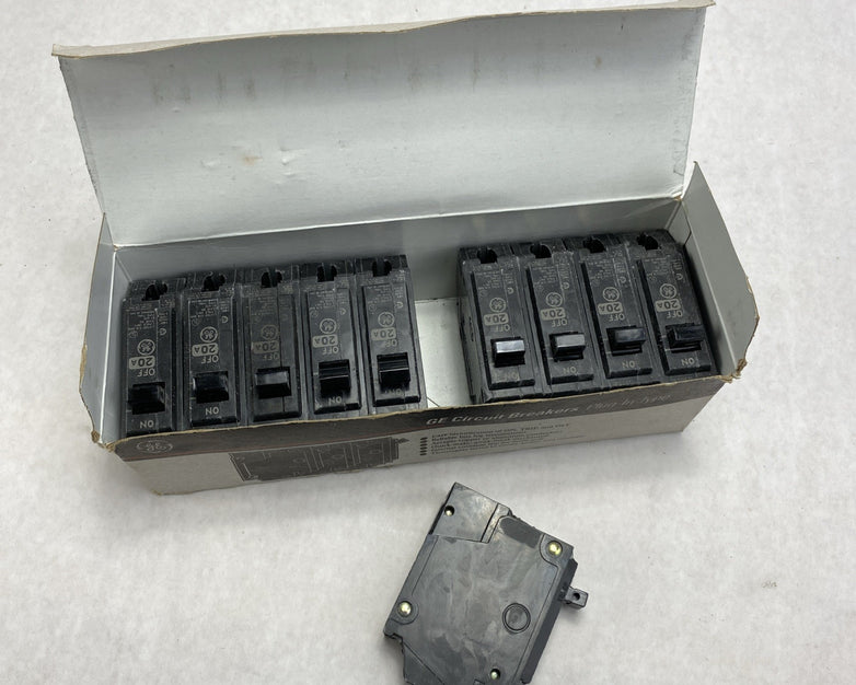 General Electric Model C THQL1120 20A Plug In Circuit Breaker Box Of 10