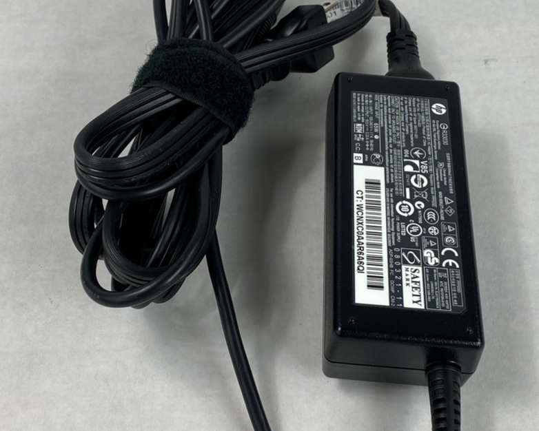HP Spare Part No. 677774 65W 19.5V 3.33A AC Adapter Large Tip (Lot of 5)