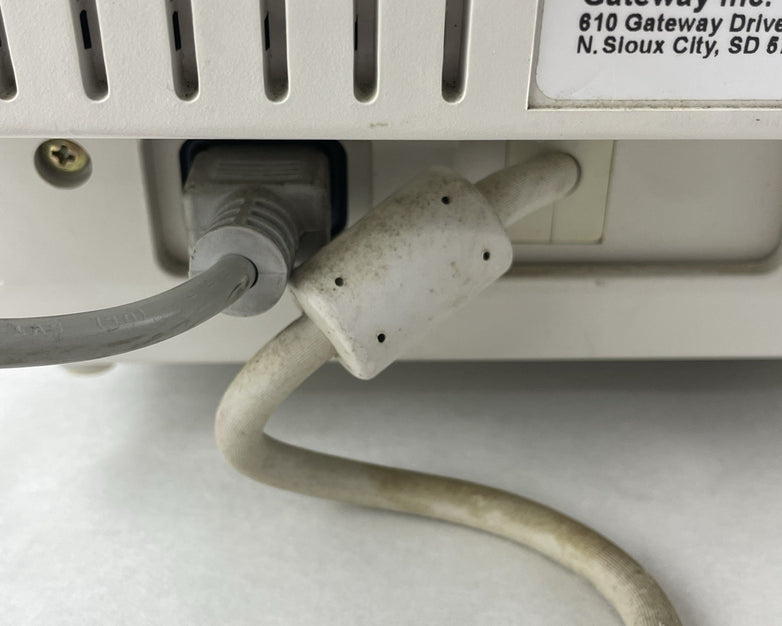 Gateway EV700 E7006 800x600 VGA CRT Color Computer Monitor