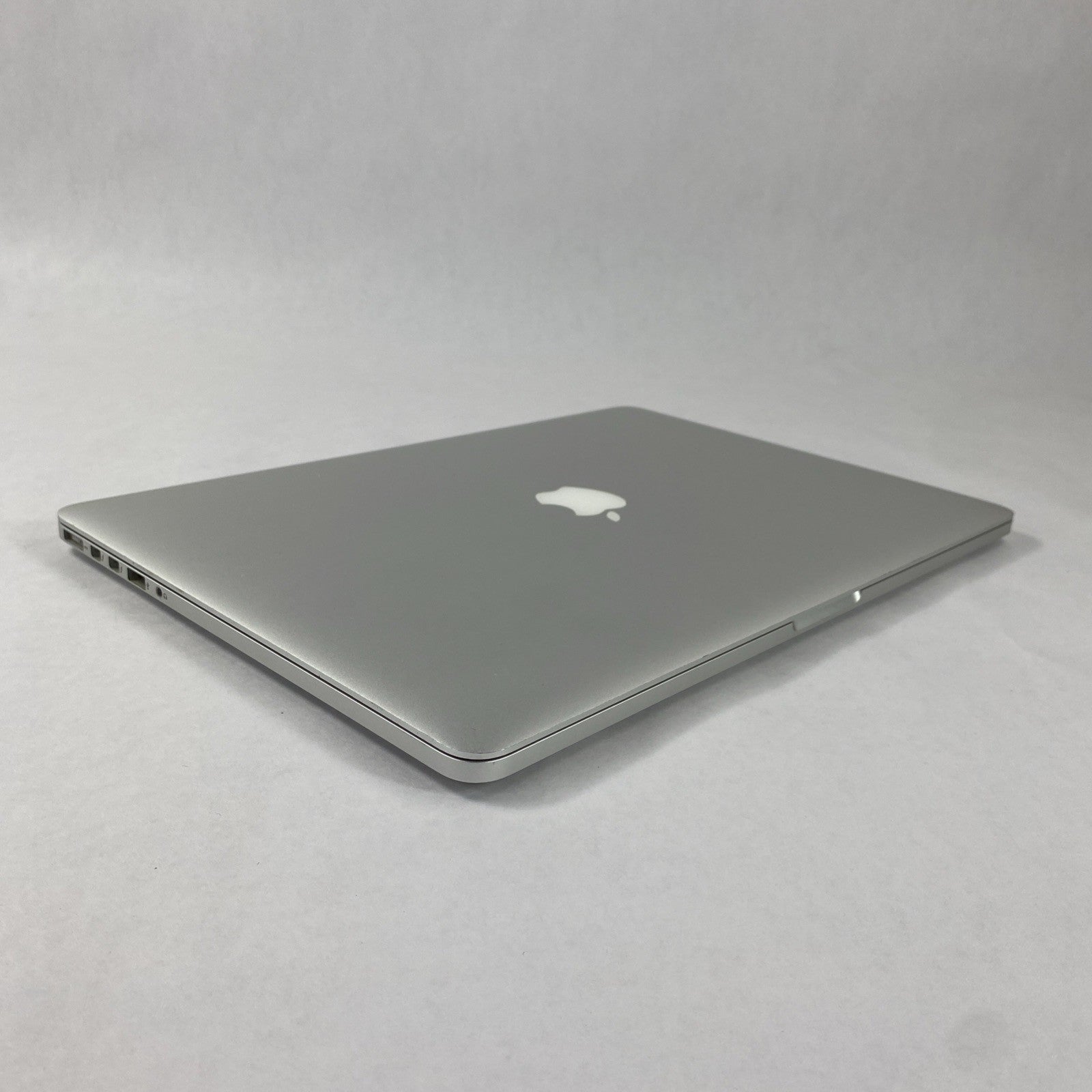 Apple MacBook Pro A1398 2013 Retina 15" 2.40 GHz i7 8GB RAM 250GB SSD os10.15.7