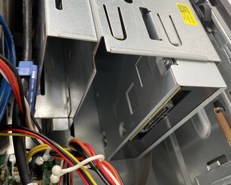 Dell OptiPlex 960 MT Core 2 Duo E8400 3.00 GHz 2 GB RAM No HDD No OS