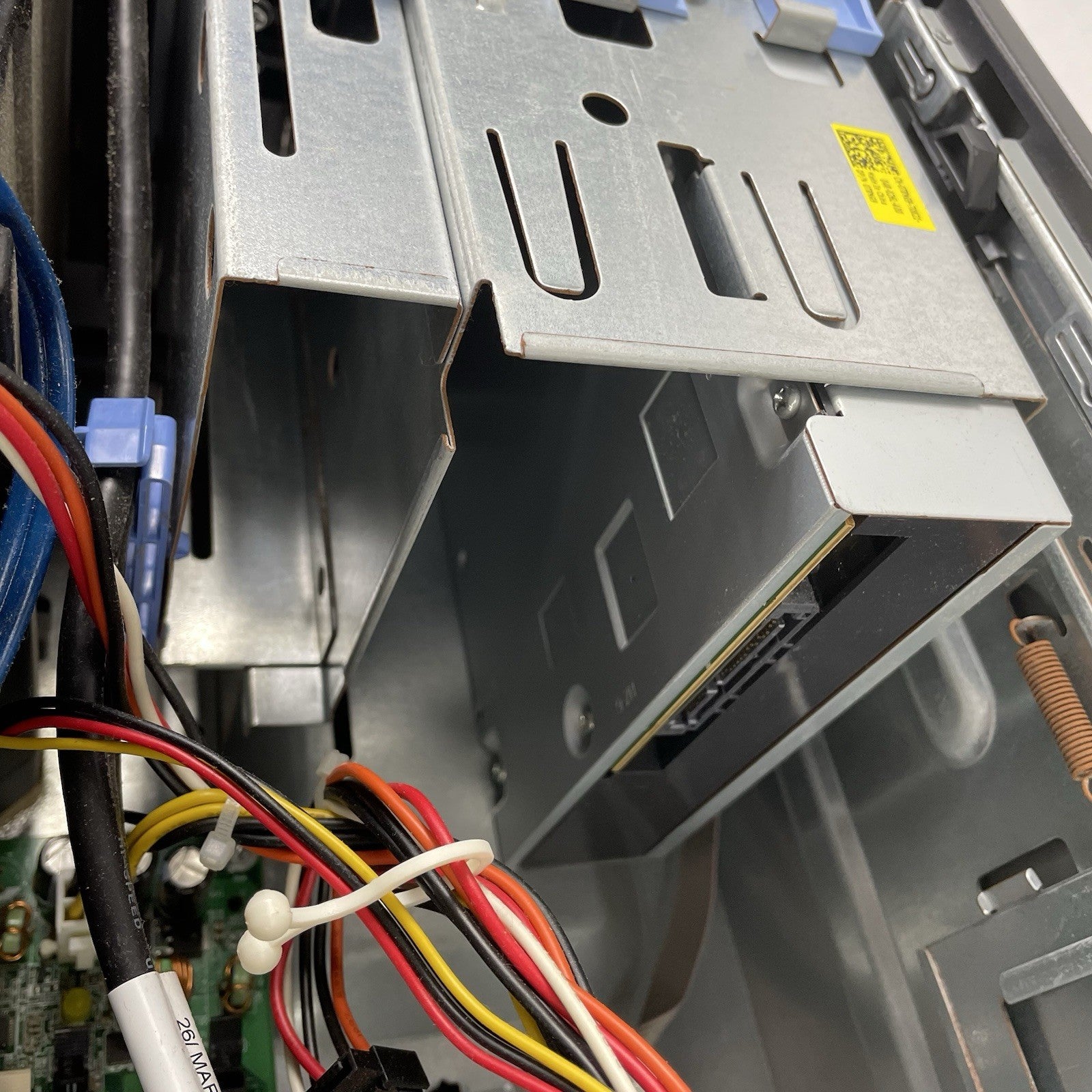 Dell OptiPlex 960 MT Core 2 Duo E8400 3.00 GHz 2 GB RAM No HDD No OS