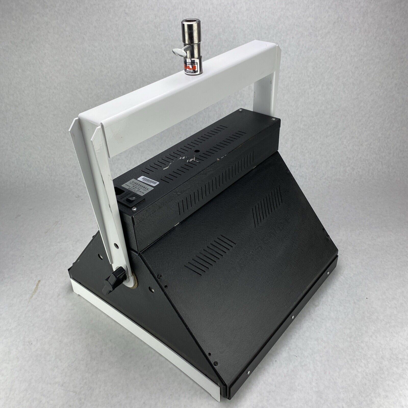 VIDESSENCE AA311471 16"X16" Studio Light with Honeycomb Grid and Grid Clamp