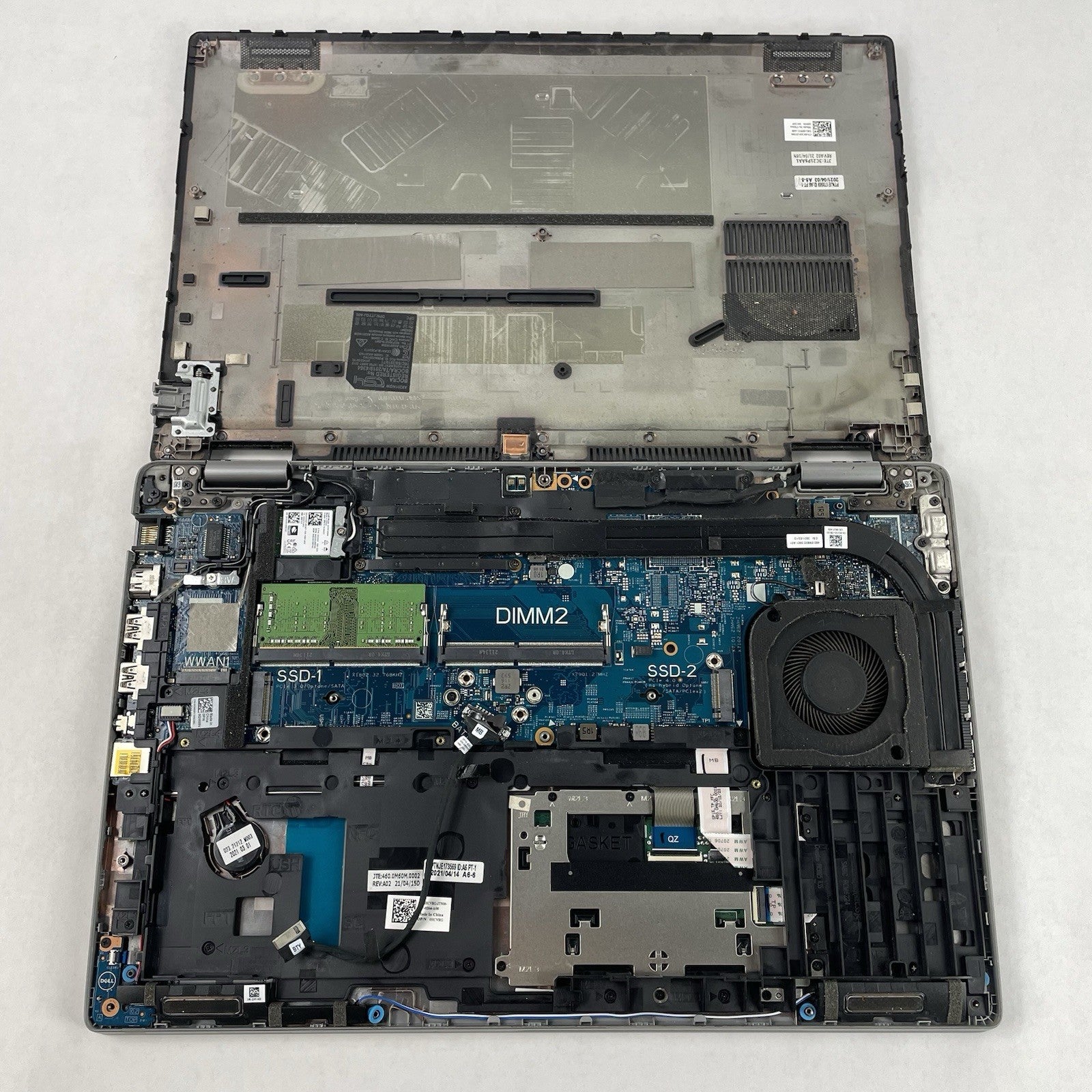 Dell Latitude 5520 15.6" i5-1135G7 2.40GHz 8GB RAM No SSD/OS/AC/Batt - Scratched16