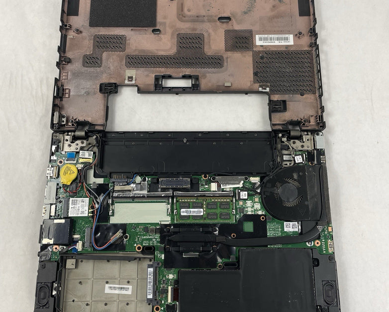Lenovo ThinkPad T460 14" i5-6300U 2.40 GHz 8 GB RAM No HDD/OS - Bad Bottom