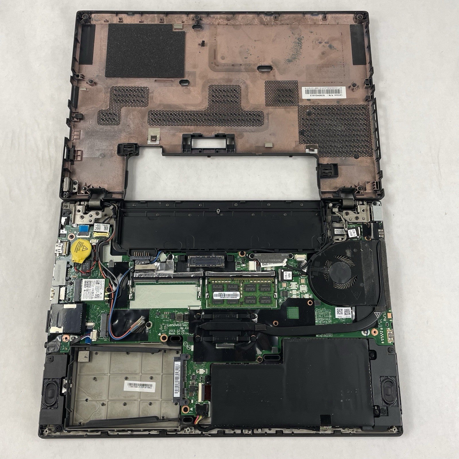 Lenovo ThinkPad T460 14" i5-6300U 2.40 GHz 8 GB RAM No HDD/OS - Bad Bottom17