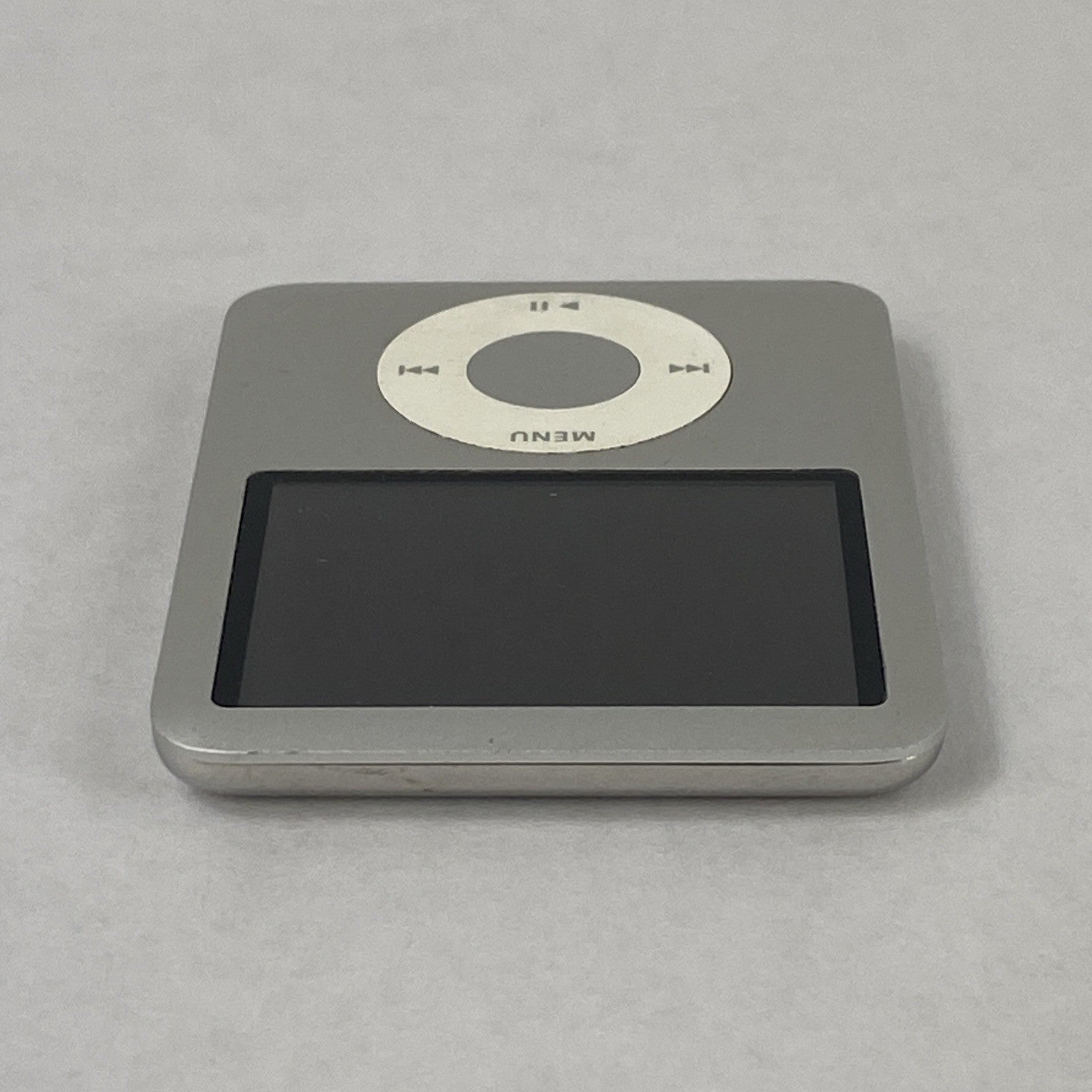 Apple iPod Nano 3rd Gen A1236 8GB Silver v1.1.39