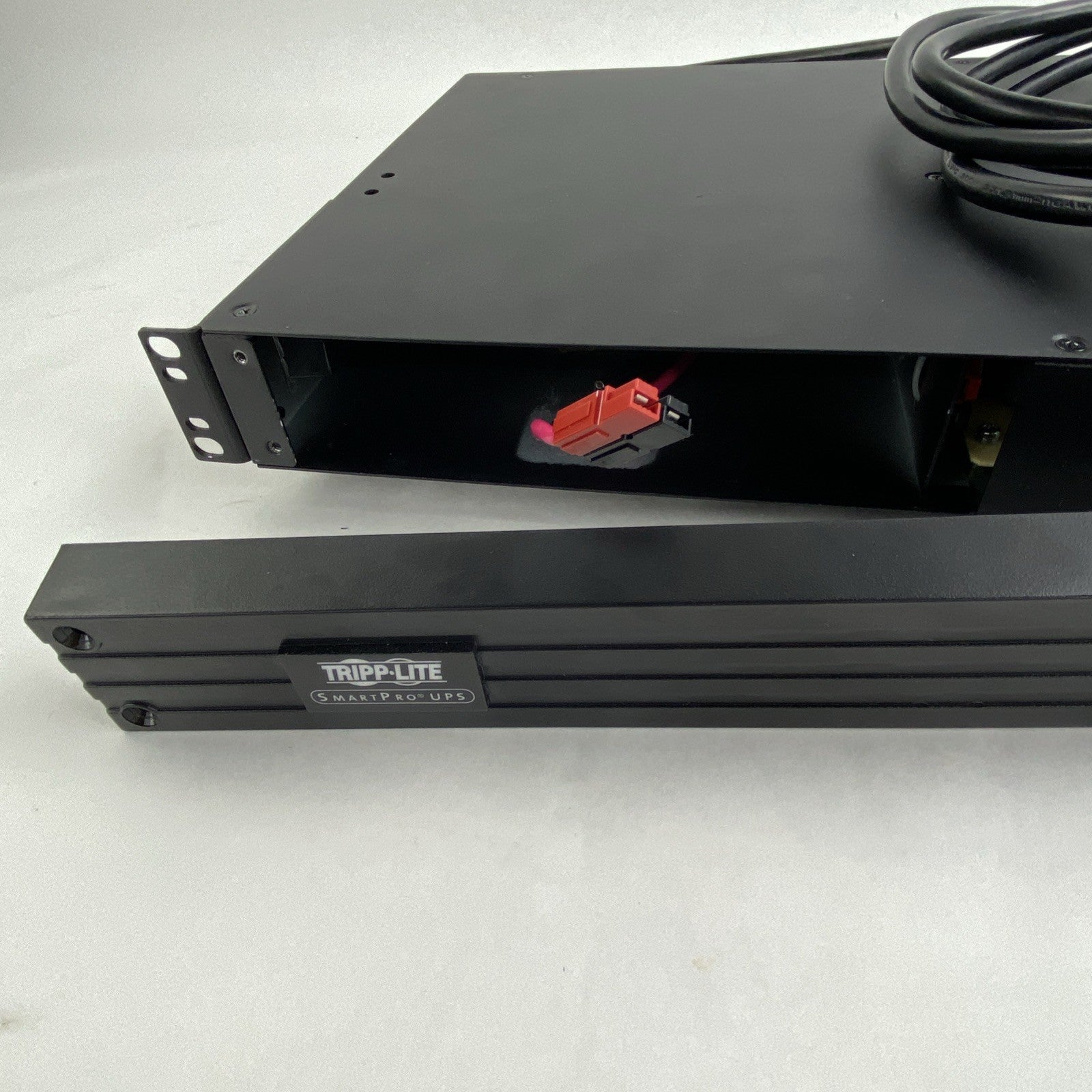 Tripp Lite Smart 500RTIU Battery Back UPS Tested No Battery or Caddy5