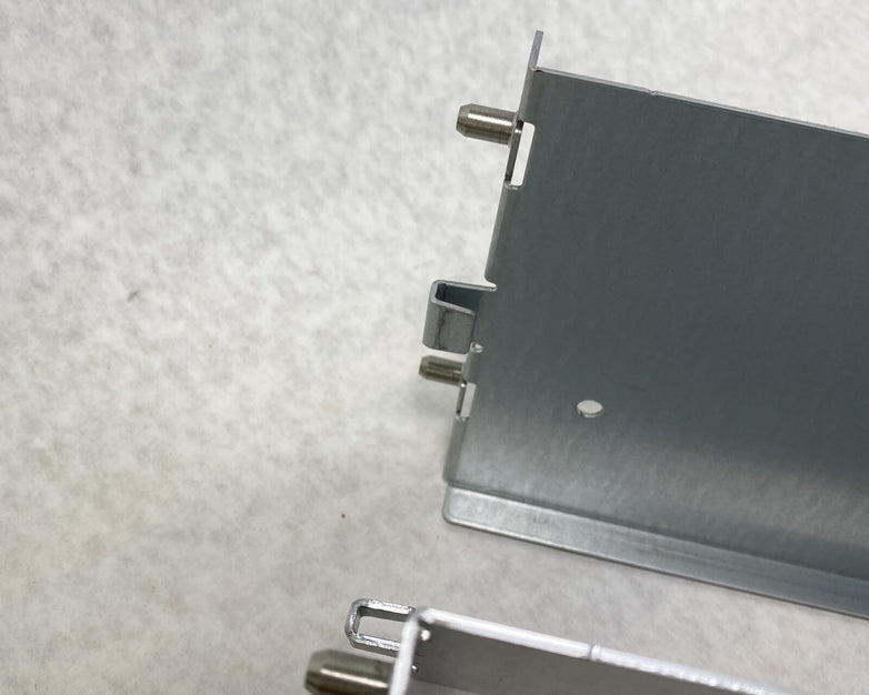 EMC 042-009-232 Left + 042-009-231 Right server rail shelf