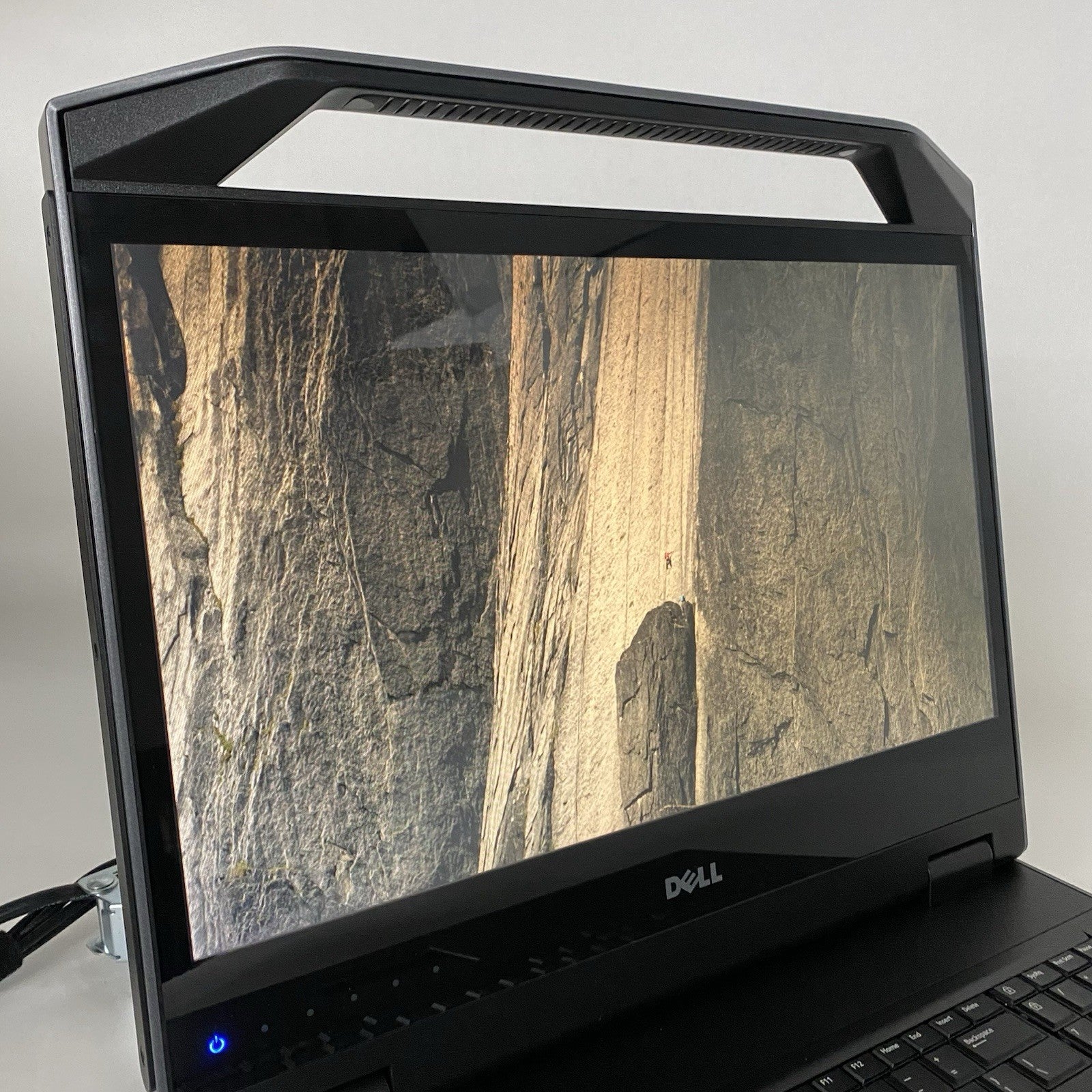 Dell FPM185 18.5" Server Console LED monitor w/ 520-884-535 Tested6