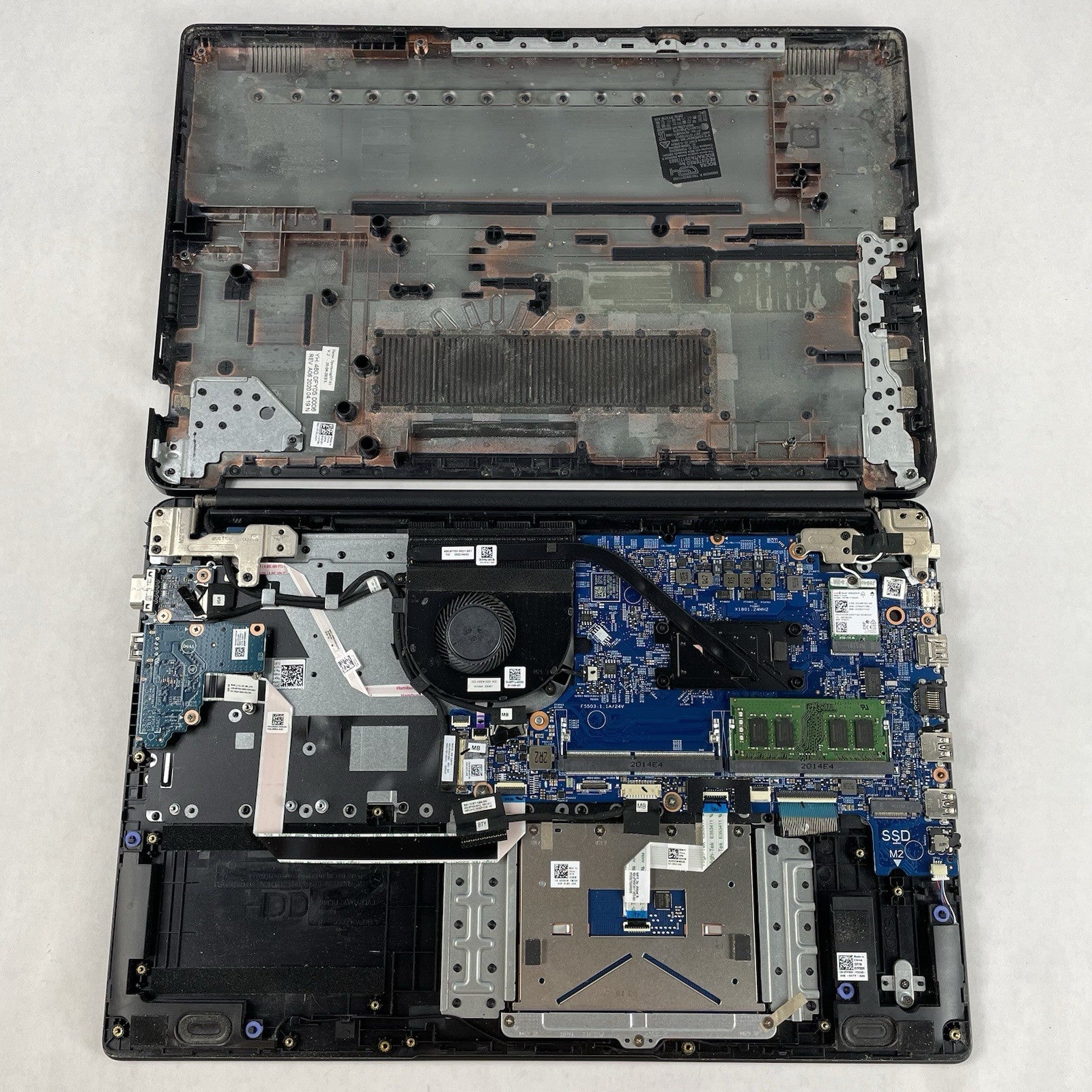 Dell Latitude 3500 15.6" i5-8265U 1.60GHz 8GB RAM No SSD/OS/AC/Batt - Bad Bottom16