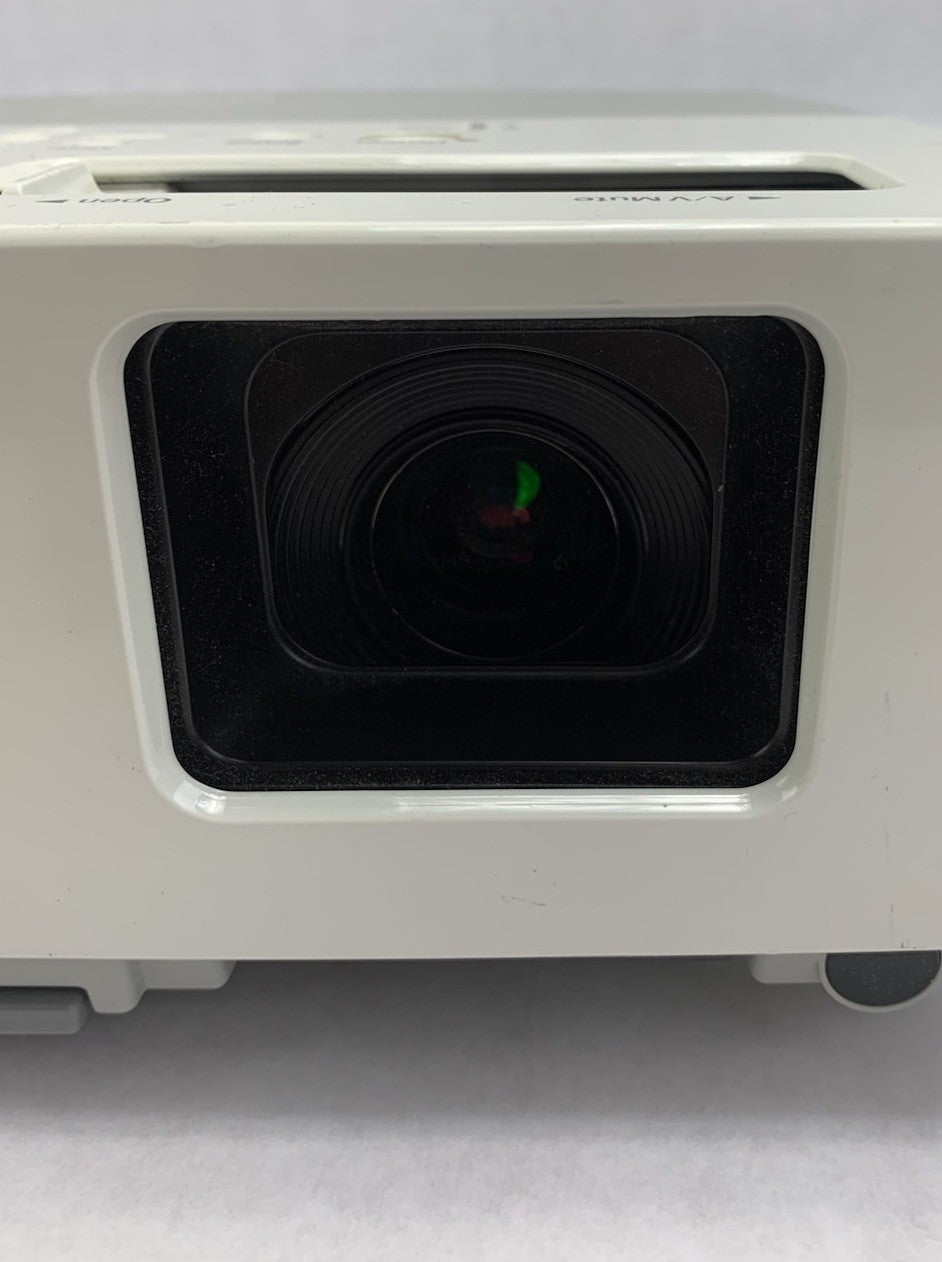 Epson EMP-83H PowerLite 83+ LCD Lamp Projector 573 Lamp Hours No Remote2