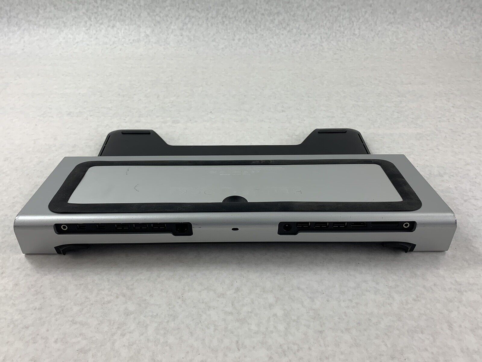 Henge Docks Horizontal Docking Station for 15" MacBook Pro Retina HD02HA15MBPR
