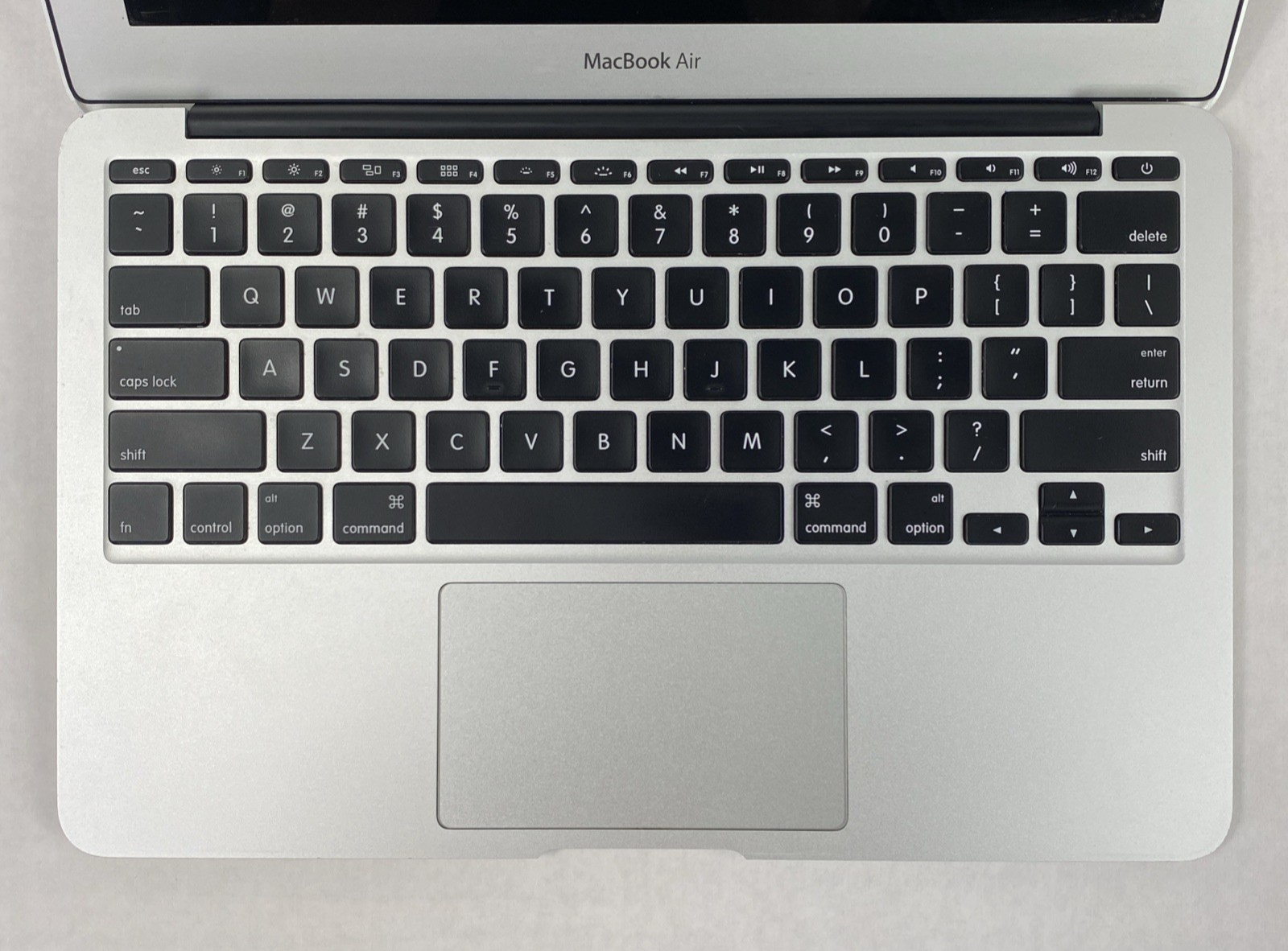 Apple MacBook Air A1465 2015 11" 1.6Ghz i5 4GB RAM 120GB SSD os11.7.1 706 Cycles