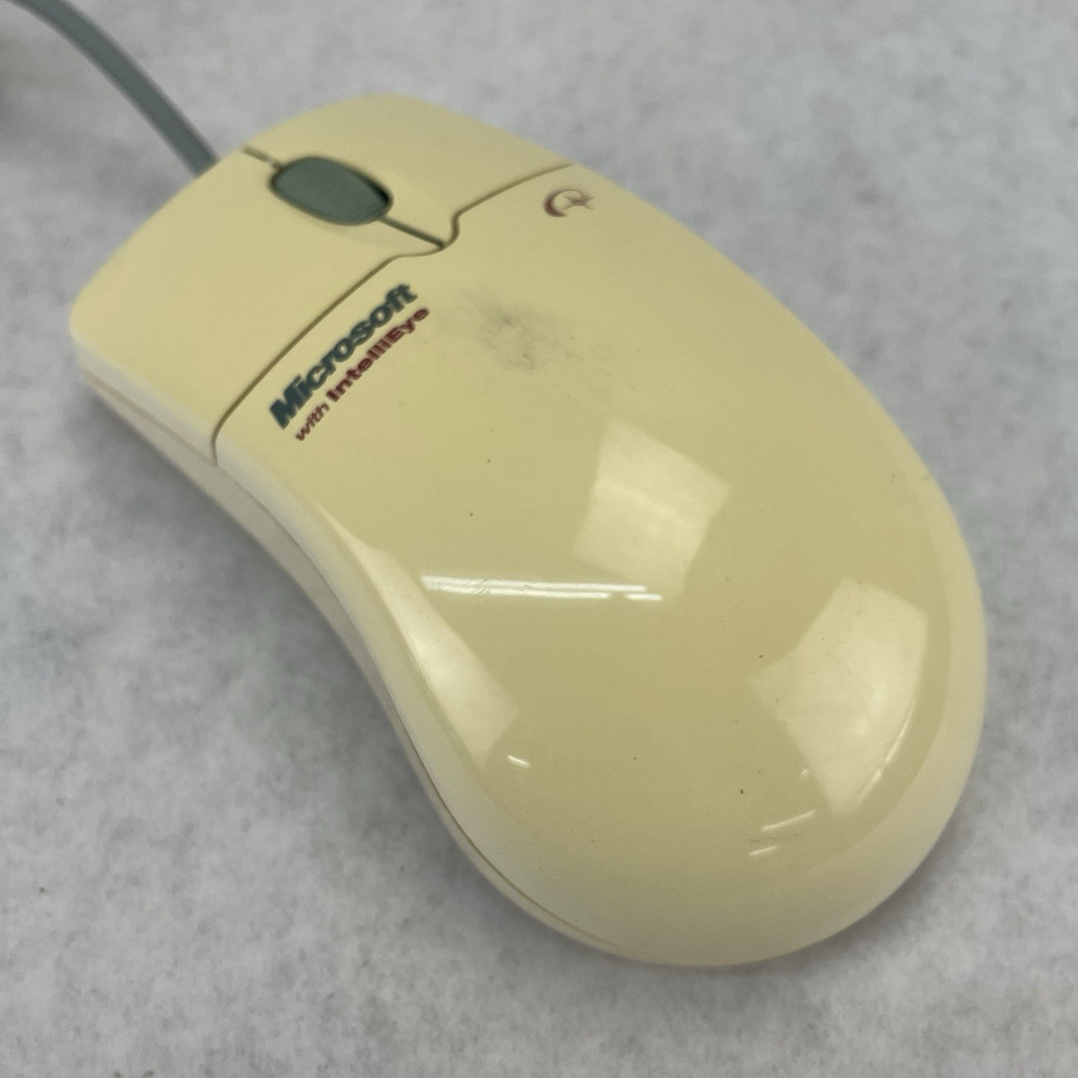 Microsoft Intellimouse X04-91790 Mouse Yellowing - Tested0
