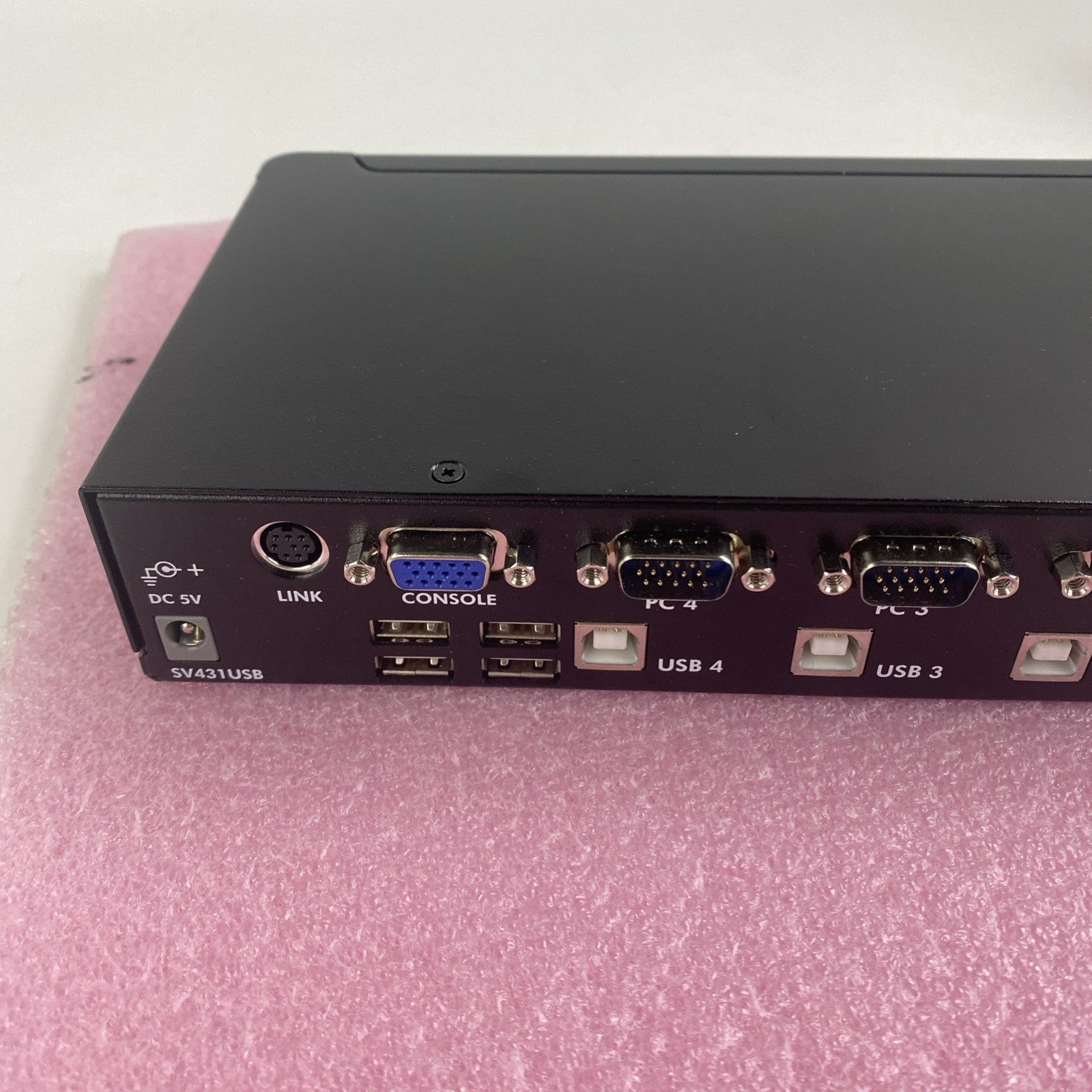 Star Tech SV431USB 4 Port KVM Switch No Power Adapter Or Cables5