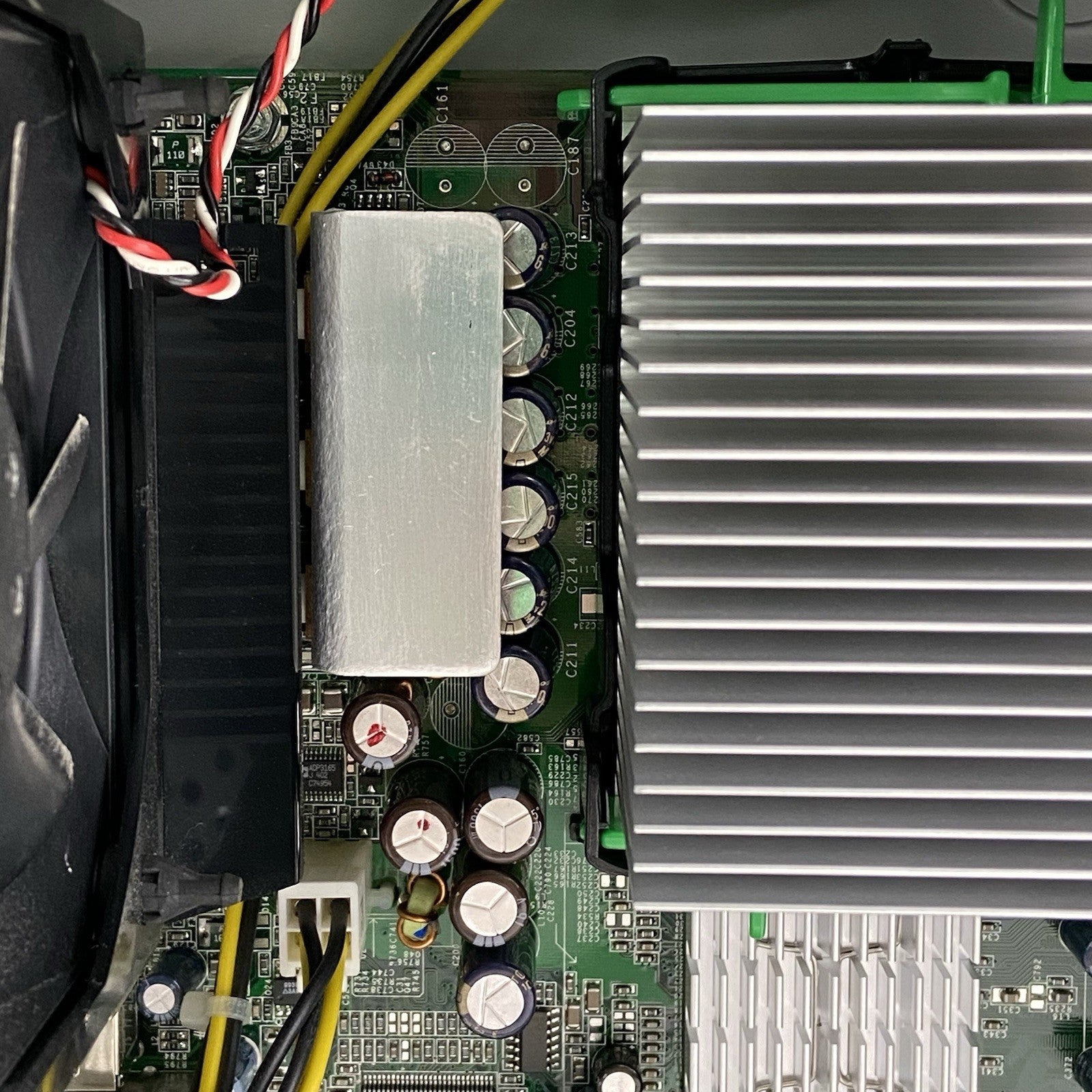 Dell Dimension 2400 MT Intel Pentium 4 2.66GHz 256MB RAM No HDD No OS11