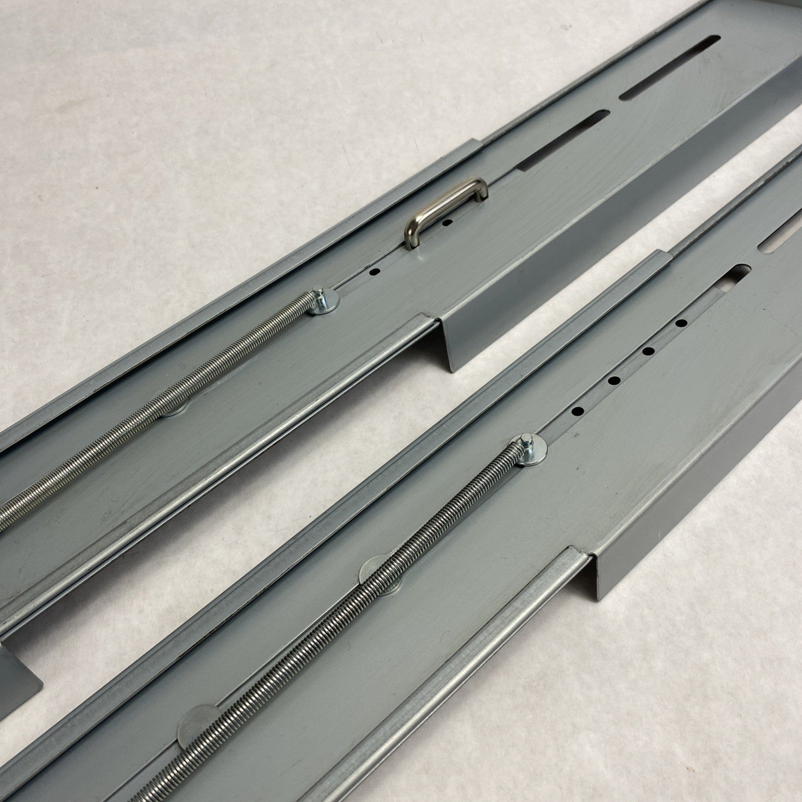 IBM/Lenovo Storwize 45W8837 48W8838 2U Rail Set2