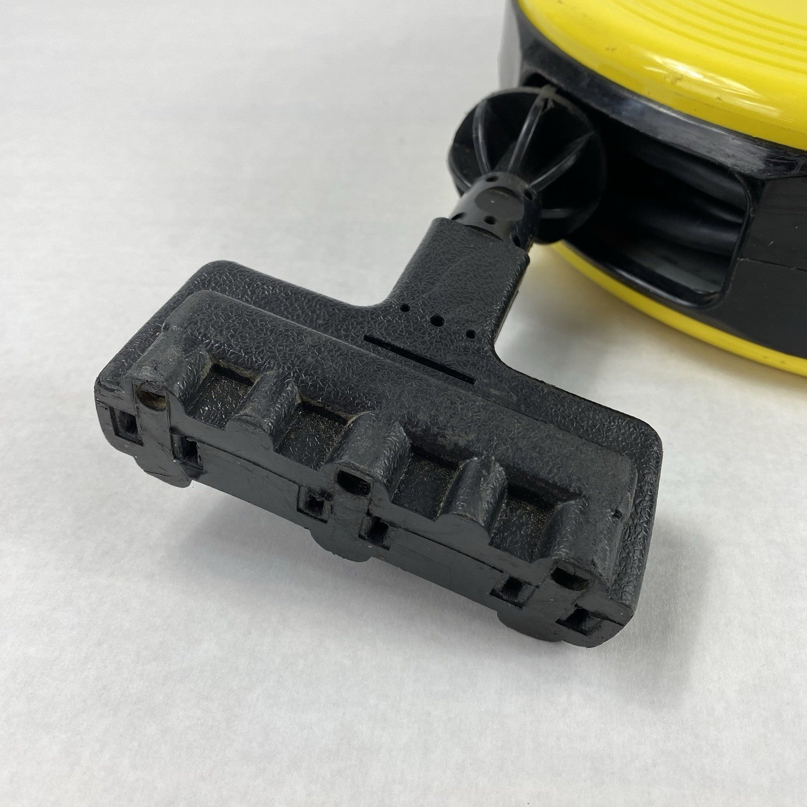 Bayco Model 800 125V AC 10A Retractable Power Cord Reel - Parts or Repair