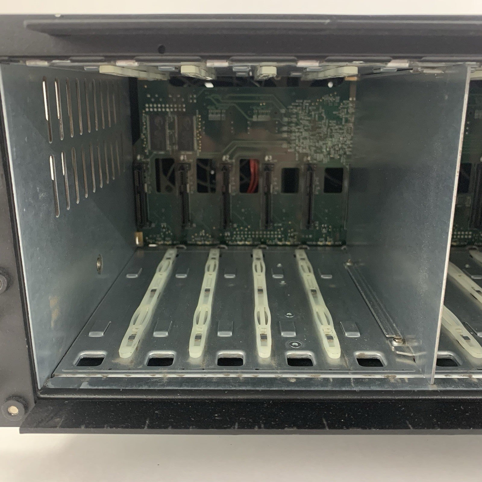 Data Domain DD510 S5000PSL Array 1x Intel Xeon 5110 1.6GHz 4GB RAM No OS/HDD4