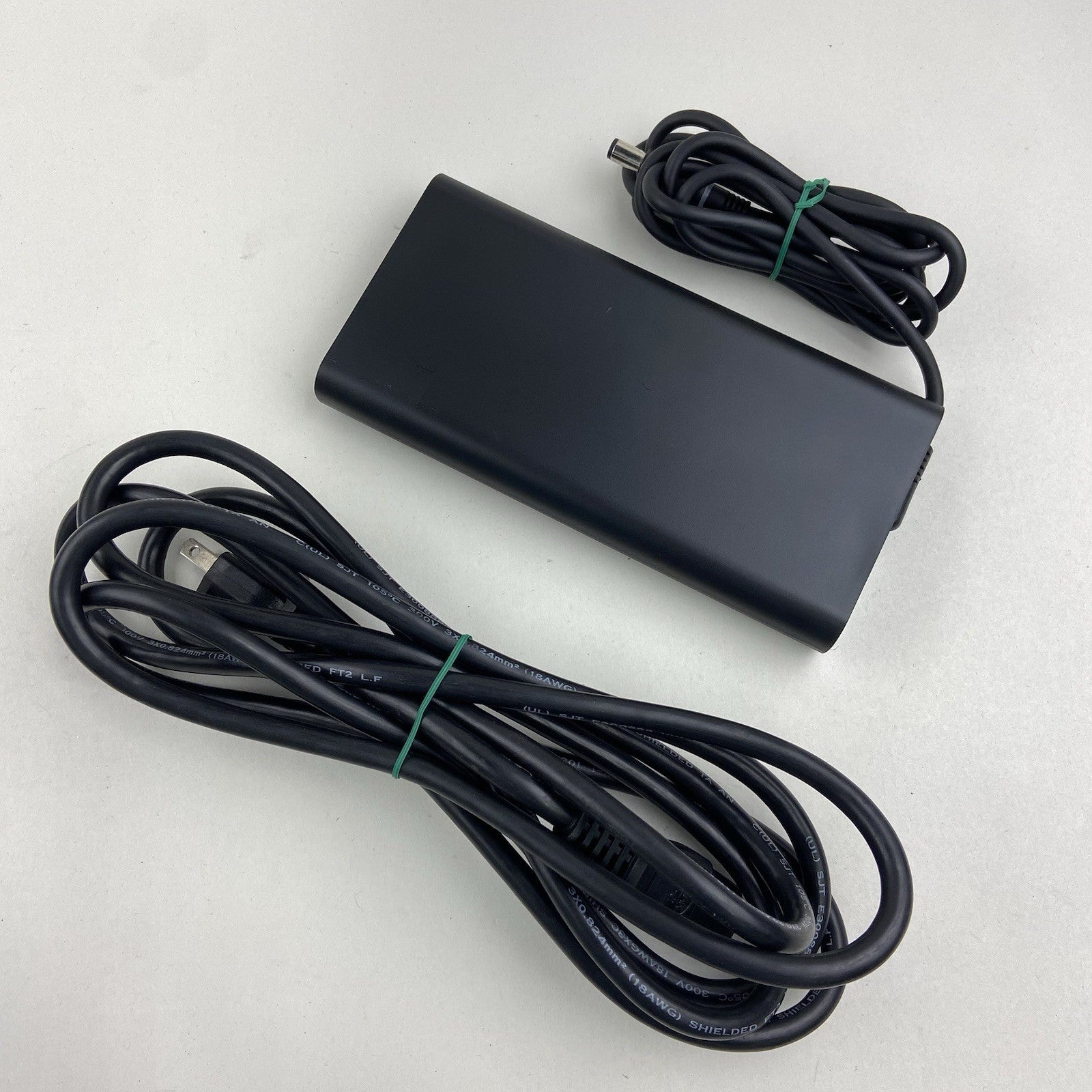 Dell Adapter LA240PM180 19.5v, 12.31A 240.0w0