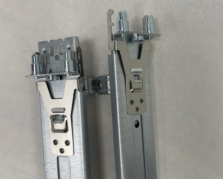 IBM 69Y5022 69Y5021 Server Rail Kit L & R