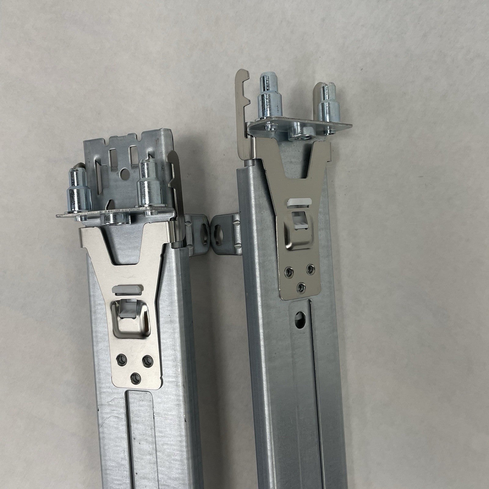 IBM 69Y5022 69Y5021 Server Rail Kit L & R