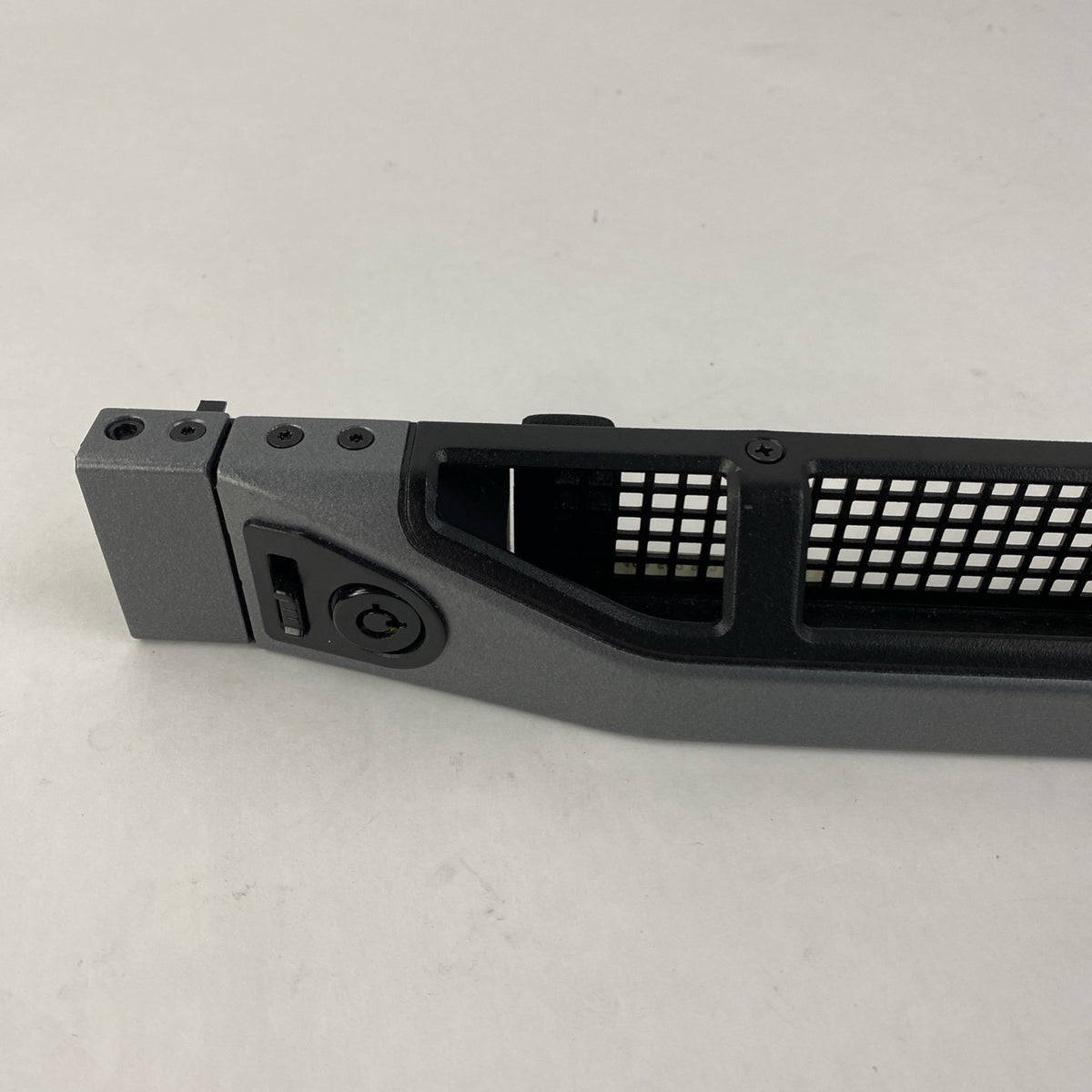 Dell 100-562-803 EMC2 Server Front Bezel - w/ Key 2