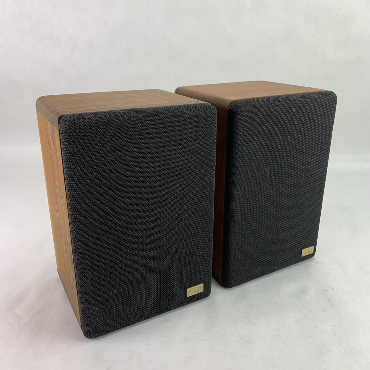 Vintage DLK Domus Acoustical Finch Walnut-Veneer Passive Bookshelf Speaker Set0