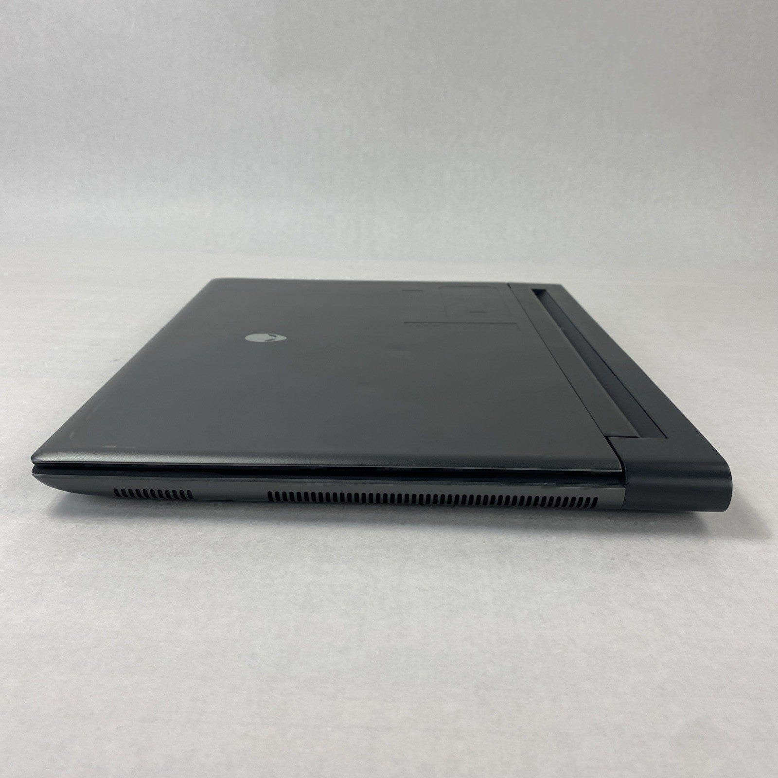 Alienware M16 R1 Core i9-13900HX 1.48 GHz 16 GB RAM RTX 4070 16" No HDD No OS