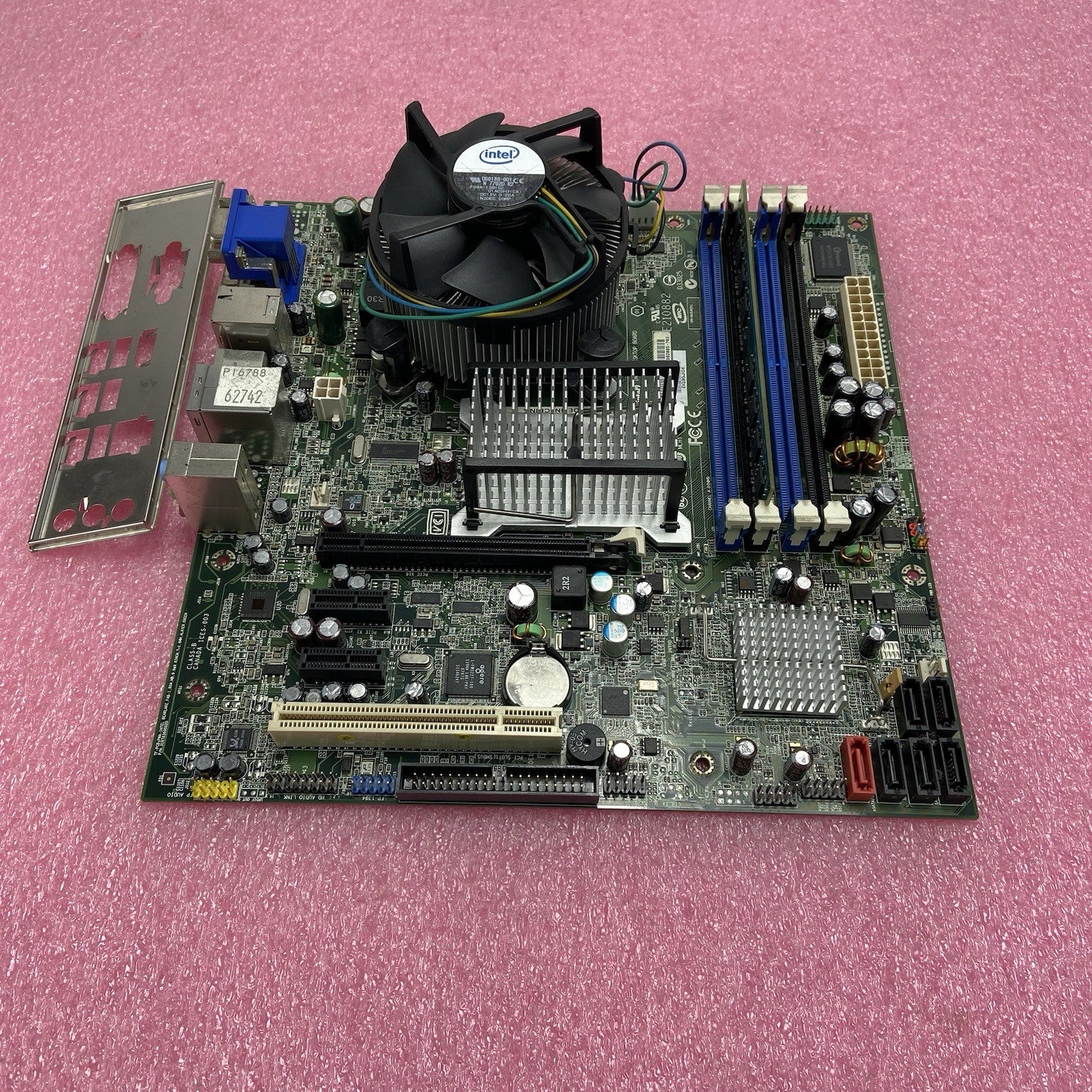 Intel DQ33JOE Motherboard Intel Core 2 Duo E6750 2.66GHz 2GB RAM w/IO Shield1