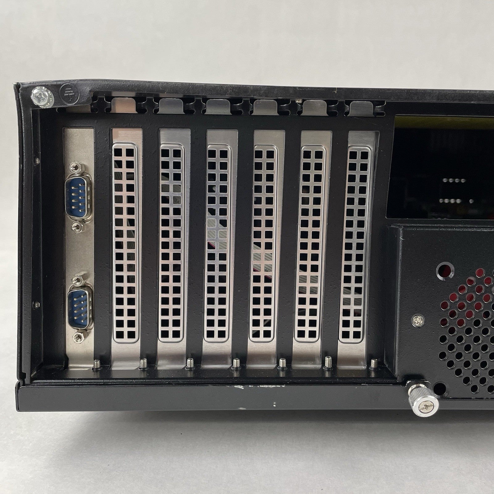 Advantech HPC-7320MB-00XE 3U Rackmount Server Chassis Barebones - Worn10