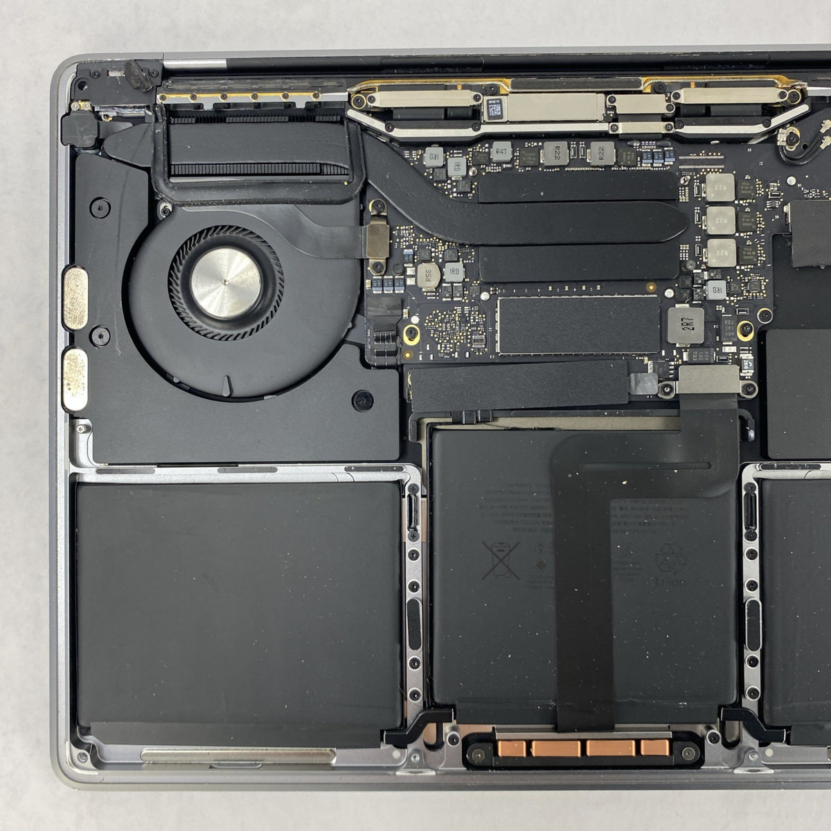 Apple MacBook Pro A1708 2017 13" Screen Keyboard Assembly - No Motherboard18