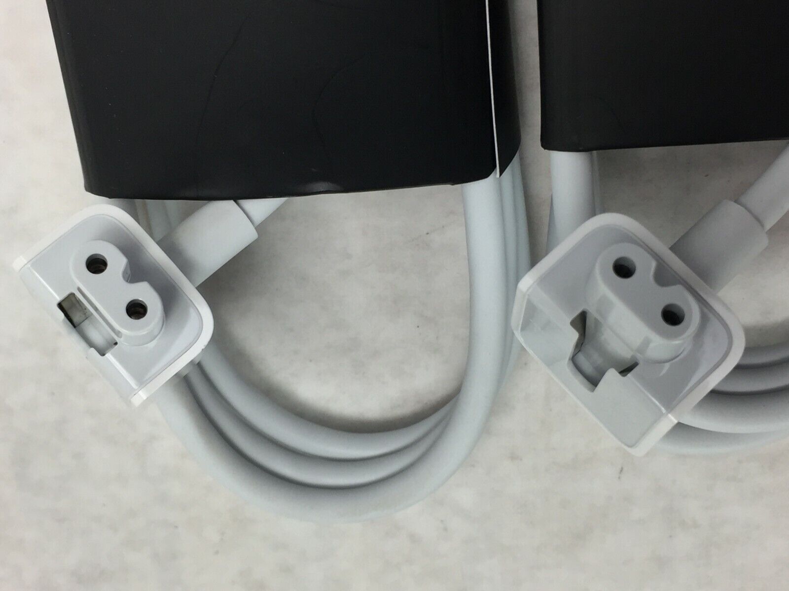 Lot of 2  OEM Apple (Longwell)  E344535  LS-7A  2.5A 125V  6Ft  AC Power Cord