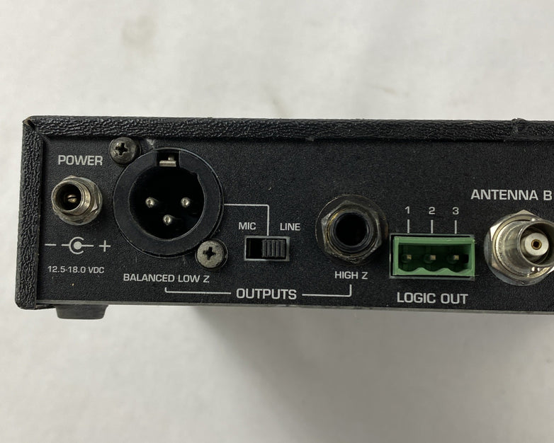 Shure Brothers UC4-UA Receiver   No Power Cord - Not tested Lot of 2
