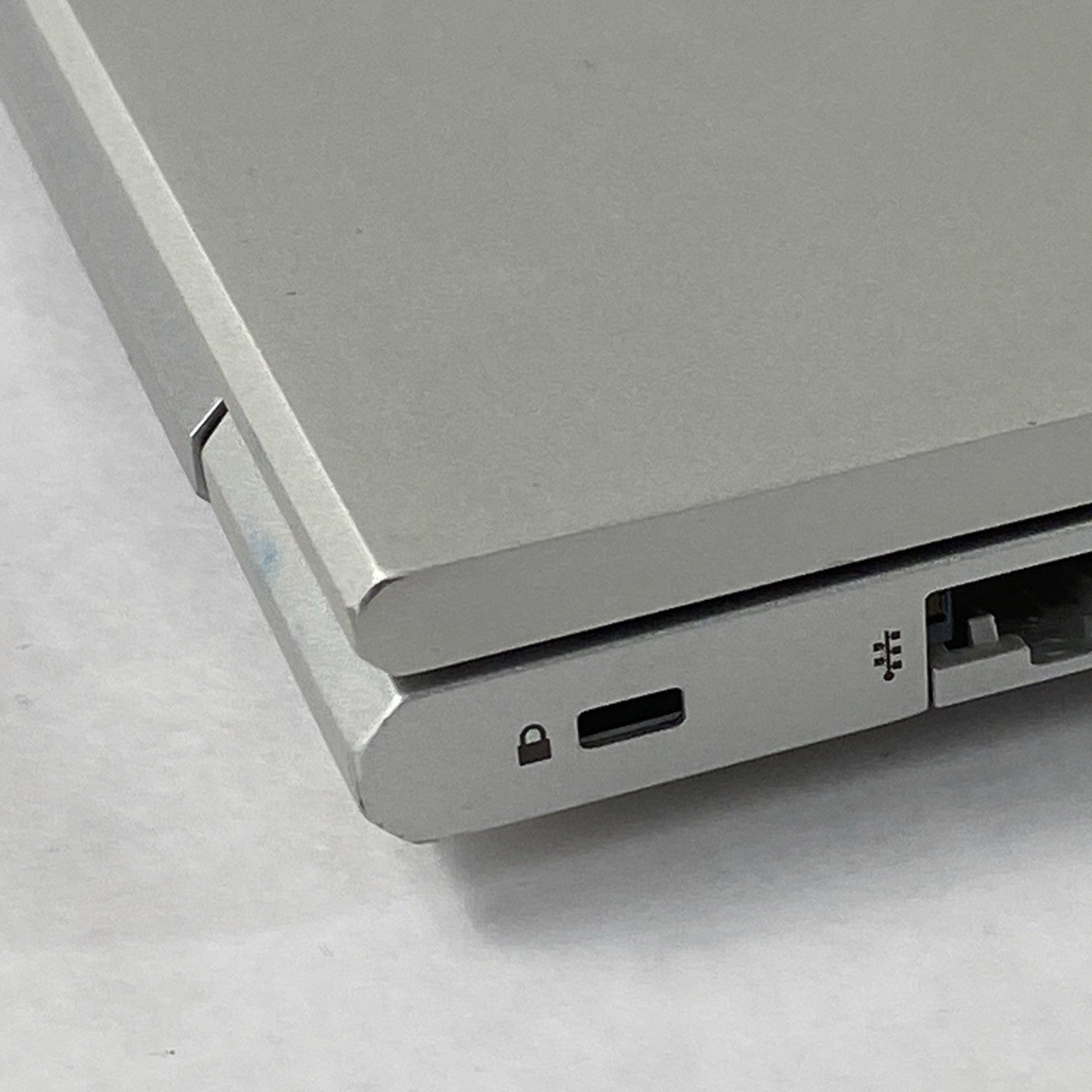 HP EliteBook 655 G9 AMD Ryzen 5 Pro 5675U 2.30 GHz 16 GB RAM 15.6" No HDD No OS