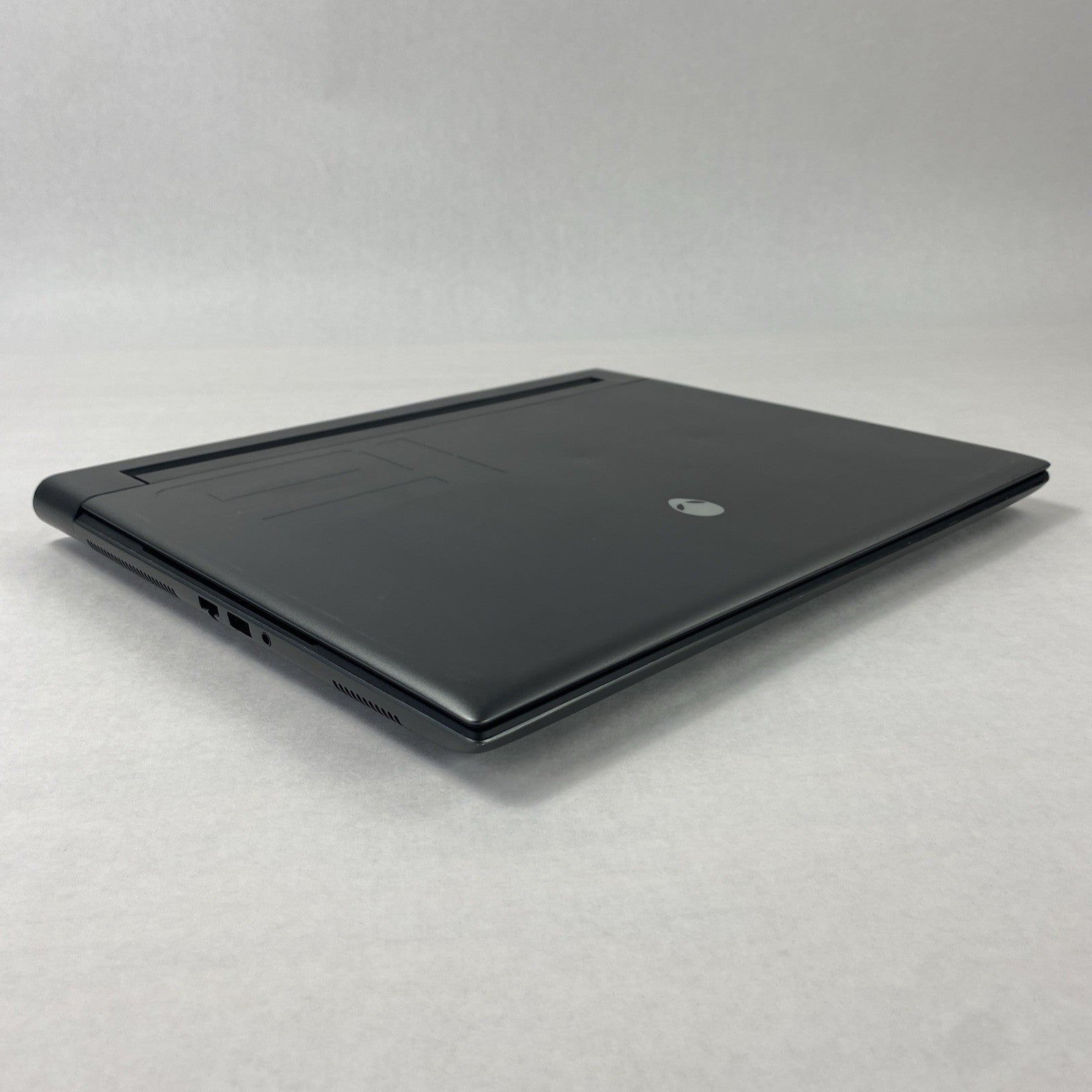 Alienware M16 R1 Core i9-13900HX 1.48 GHz 16 GB RAM RTX 4070 16" No HDD No OS
