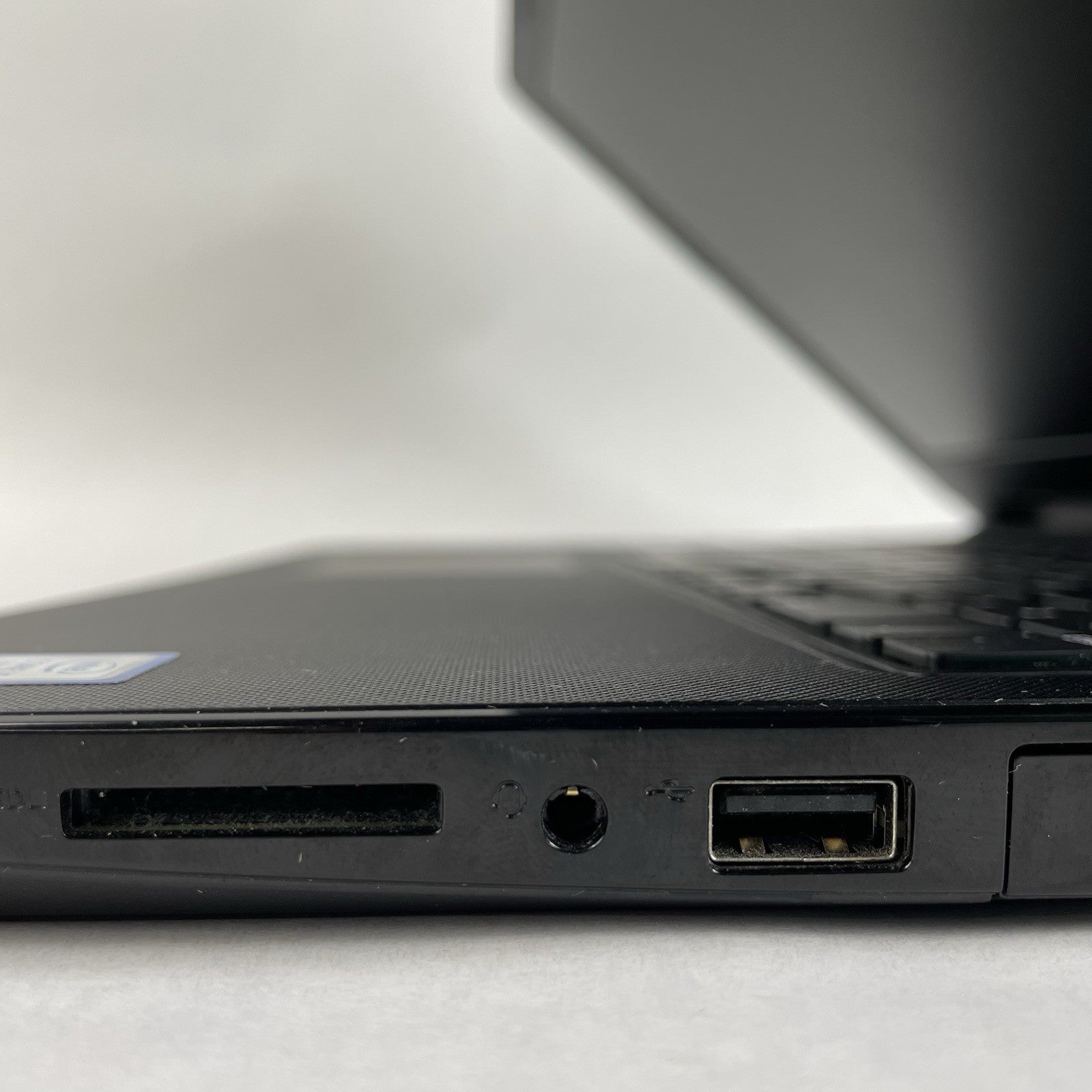 Dell Inspiron 3576 15.6" i5-8250U 1.60 GHz 8 GB RAM No SSD/OS/AC/Batt9
