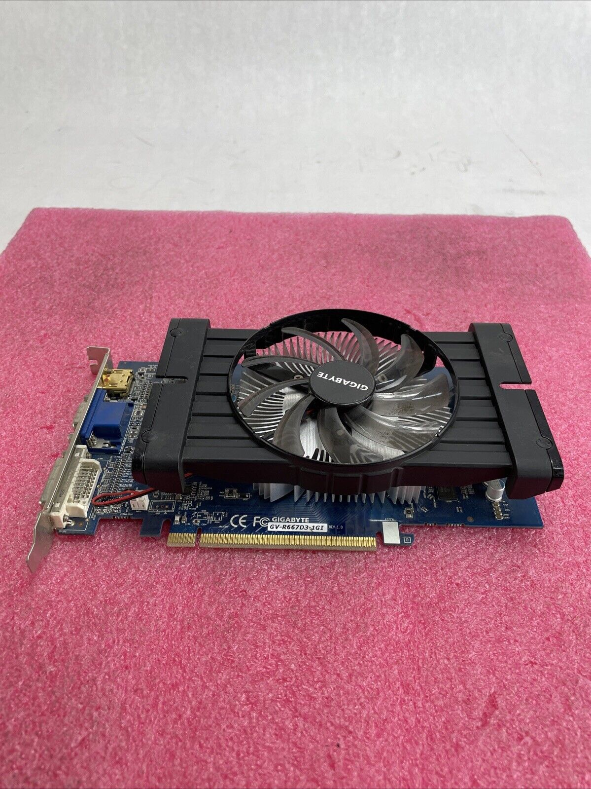 Gigabyte GV-R667D3-1GI HD6670 1GB PCIe Graphics Card